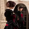 Vintage middeleeuwse Victoriaanse prinses trouwjurken een lijn gothic zwart en rode ruches maskerade jurk winter lente corset bruidsjurken