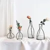 Nouveau Style rétro fer ligne fleurs Vase métal porte-plante moderne solide décor à la maison Styles nordiques Vase en fer