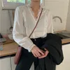 Bluzki damskie Koszule Koreański Styl V-Neck White Koronki Kobiety Koszula Kwiatowa Bluzka Elegancki Sexy Z Długim Rękawem Kobiet Topy Plus Rozmiar Hollow Out