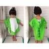 Kinder Badetuch Robe Kinder Mit Kapuze Strand Schwimmen Poncho Dinosaurier Muster (Grün + Weiß 55 cm x 110 cm) Y200429