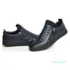 Hela försäljningen Spring Mens skor läder mjuka botten casual skor mjuk yta svartblå sportskor storlek 39-44 gratis frakt fyra