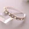 Clipes de cabelo Barrettes Trixy S274-FG lindamente pérolas com faixa barroca Crystal Wedding White Bridal Tiara Designer Crown1