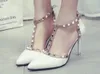 Aike Ásia New Mulheres Bombas de Verão de moda sexy Rebites Pointed casamento Toe partido sapatos de salto alto Mulher Sandálias