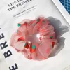 2020 Ny Sommar Kvinnor Flickor Stor Söt Rosa Scrunchies Tyg Knyt Hår Huvud Rep jordgubbstryckt Head Wear Hästsvans Håll Håraccessoarer