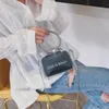 Дизайнер- Женщины PVC Прозрачный квадратный мешок Мода прозрачный Satchel Bag Damies Chrossbody Сумки цепи Небольшой Желе Кольцо Ручка Сумки