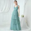 Plus Größe elegante blaue Brautjungfernkleider Schichten A-Linie Abendkleid V-Ausschnitt Riched Spaghetti-Gurte Tüll Hochzeitsfeierkleider