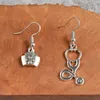 Boucles d'oreilles stéthoscope carrées en alliage faites à la main, en argent, appareil photo pour dames, chapeau d'infirmière, bijoux ami comme cadeau, vente en gros, offre spéciale