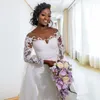 Sjöjungfru bröllopsklänningar brudklänningar pärlstav 2021 elegant långärmad spets rena tillbaka applikationer båge afrikansk brudklänning illusion trumpet