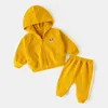 フード付きベビースーツ1-3歳の男の子女の子赤ちゃん春と秋のスポーツウェアツーピースベビースーツかわいい子供の服