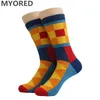 Mens Socks Myored 6pairs/Lot Heren gekamd katoen kleurrijk grappige nieuwigheid Merry Christmas Gift Sock voor casual zakelijke kleding