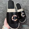 Hot Sale-2020 Nova Mulheres Sandals delicado Chinelos ao ar livre para o verão INS Style Ladies Praia Sapatos com Cristal