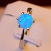 Klassisk 6mm Round Blue White Fire Opal Rings for Women Wedding Bands Sex lovar Engagement Thin Ring Band Jewelry9591704