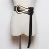 Designers Women Fashion Belts Högkvalitativa damer Big Horseshoe Buckle Leather Double Tassel Midjebälte för Coats237W