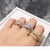 Designer 2018 Fashion Rings Lady Ring Design Fashion Design Long Finger Belies Anello a forma di alta qualità per WO6806985