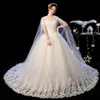 Elelgant Court Train Lace Bröllopsklänning Ny Princess Vintage Bride Dress Plus Szie Vestidos de Casamento do Trem da Corte