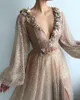 Nouveau Brillant Or Paillettes Tulle Robes De Bal À Manches Longues Col En V Sexy Split Formelle Soirée Robes De Soirée Abendkleider Pas Cher Sur Mesure