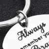 Abschluss-Schlüsselanhänger, Geschenke für Teenager, Mädchen, Jungen, Sohn, Tochter, Geburtstagsgeschenke, gravierter Schlüsselanhänger „Always Remember You Are Braver1290O“.