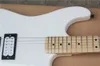 Factory Direct Sale White Electric Gitarr Med Maple Fretboard, Svart hårdvara, kan anpassas som förfrågan