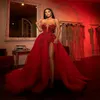 Sexig High Split Prom Klänningar 2021 Red Sweetheart Floral Lace Appliques Beaded Aftonklänningar Sequined Backless Formal Party Dress Al7150