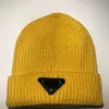 Fashion Hat Beanie Nowe czapki czaszki dla mężczyzny Kobieta Casquette ciepła jesienna zima oddychająca oddychająca czapka do kubełka Wysoka jakość7432479