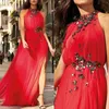 Robes De Bal Rouge Halter Avec Appliques 3D Sexy Dos Ouvert Côté Split Robes De Soirée Tulle Balayage Train Tenue De Cérémonie Robe De Soirée