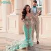 2021 Robes de bal de sirène à col en V profond Turquoise et or robes de soirée perlées, plus la taille haut bas balayage train robe de soirée formelle5330263