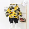 Дети Мальчик одежда Камуфляж младенца Костюм с капюшоном Camo Топ + брюки Спорт Дети Дети Outwear Детские подарки для новорожденных мальчиков Green 0927