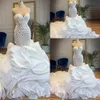 Yeni Afrikalı Denizkızı Gelinlik Sevgilim Kristal Boncuklar Organza Ruffles Katmanlı Şapel Tren Vestido de Noiva Resmi Gelin Elbise 403