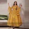 2020 Gele Enkle Lengte Dubai Arabische Avondjurken V-hals Flare Lange Mouwen Organza Formele Jurk Kant Applicaties Sequined Prom-jurken