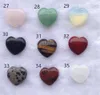 Reiki Minerals Forma del cuore Crystal Natural Quartz Chakra Healing in pietra piena gemma pietra regalo fai -da -te decorazioni per la casa gioielli fatti a mano XB18049418