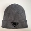 Fashion Hat Beanie Nowe czapki czaszki dla mężczyzny Kobieta Casquette ciepła jesienna zima oddychająca oddychająca czapka do kubełka Wysoka jakość7432479