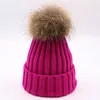 Caps 1pcs Mulheres Moda Hat Inverno Pom Poms Skullies Gorros Inverno Moda de malha de algodão Hat Mulheres exterior macia das senhoras fêmeas