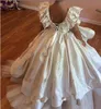 Платья милый цветок девочек для свадьбы с плеча Аппликация Кружева Layered Дети Pageant халатов Маленькие девочки день рождения платье