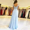 Light Sky Blue Vestido de Formatura Lange Prom Gowns Backless 2020 Off The Shoulder A-Line Hoge Slit Kant Chiffon Sexy Blue Pom Dress