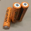 La batterie au lithium 18650 6800mah 3.7V peut être utilisée pour les lampes de poche lumineuses et les produits électroniques