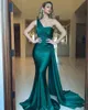 Billiga Sexiga Dark Hunter Green Mermaid Prom Klänningar Peats One Shoulder Satin Formell Party Celebrity Gowns for Women Occers Evening Wear