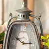 Antyczny szary uchwyt świeca Lantern Kształt Żelazny Zegar Europejski dom domowy dom ogrodowy wystrój stołowy metalowy zegar z okrągłym bazą17130268