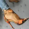 Agodor kvinnor t-rem blommiga sandaler öppna tå sexiga super tunna högklackade pumpar spänne multi färg sandaler storlek 34-39