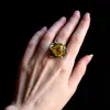 DreamCarnival 1989 Rekommenderar starkt att sälja kvinnliga ringar äkta radian klippt gyllene färg zirkoniumring party smycken wa116668990717