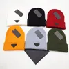 Nouveau P Lettre Designer De Mode Hommes Et Femmes Crâne Chapeaux Chaud Automne Et Hiver Respirant Fit 6 Couleur Haute Qualité Unisexe Hip Hop Chapeaux Cadeau De Fête