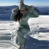 2020スキーセットジャンプスーツフード付き女性オーバーソウアウトドアスポーツスノーボードジャケットワンピーススキースーツウォーム防水冬の服
