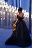 Czarny Wysoki Niski wieczór Prom Suknia Off The Ramię Pociąg Dubaj Saudyjska Arabska Sexy Suknie Wieczorowe Suknia