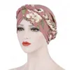 Blumendruck vorne Kreuz Muslim Turban Kappe Zopf Schal für Frauen islamische Innenkappen Arab Wrap Kopfbedeckung Femme Bonnet Indian Beanie Arab