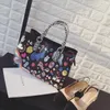 Venta al por mayor-Mujeres Bolsos de envío Bolsos de graffiti más nuevos Bolso de mano de gran tamaño de alta calidad Bolsos de hombro al por mayor