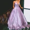 Shiny Purple Prom Dress Lange Glitter A-lijn Mooie feestjurk Meisje Sparkle Elegante bandjes Backless Avondjurk Pocket