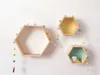 Nordic Shelf Trä Vägghängare Honeycomb Hexagon Hyllor för Baby Barn Sovrum Dekoration Y200429