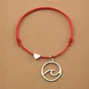 20 teile/lose Mode Rot Schwarz Schnur String Handgemachte Herz Liebe Ozean Welle Charme Freundschaft Armbänder Frauen Männer Strand Segeln Schmuck geschenke