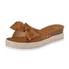 2021 Sommar Mode Sandaler Skor Kvinnor Bow Slipper Inomhus Utomhus Flip-Flops Beach Kvinna Tofflor