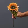 Falso girasole a stelo singolo 17,72 "lunghezza simulazione pittura a olio fiore del sole per fiori artificiali decorativi per la casa di nozze