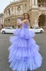 Lavendel Spleet Tiered Tule Prom Dresses V-hals Afrikaanse bruiloften Ontvangst High-Lo Formele Avondjurken voor Party Vestidos